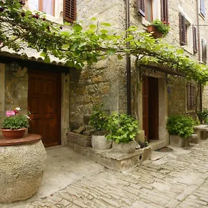 Sara Guest house